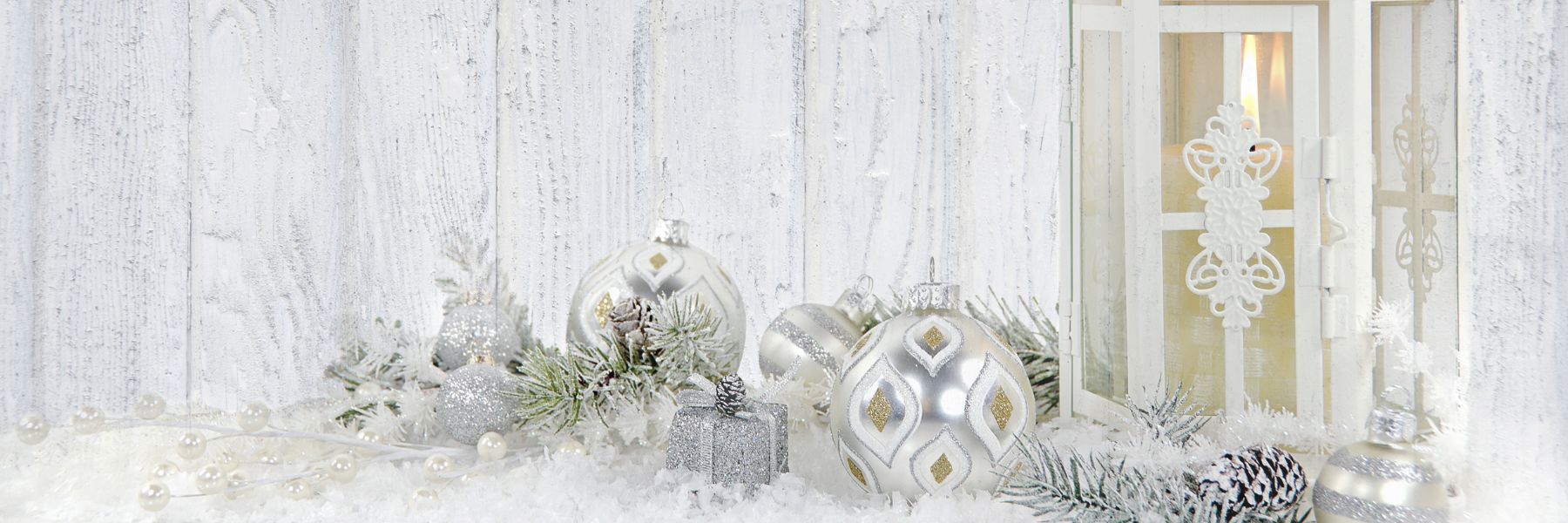 Christmas Lantern Decor: Your 2023 Ultimate Holiday Guide