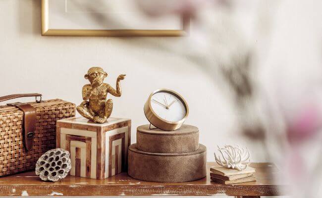 Figurine, table clock and other decor