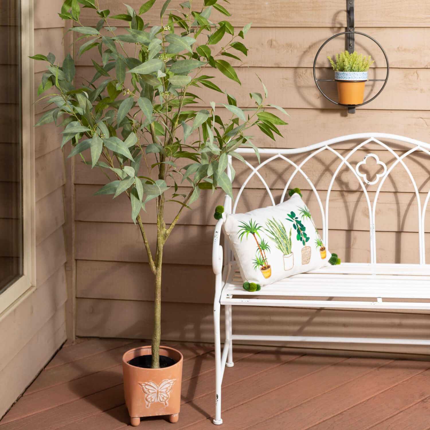 White Metal Garden Bench Elevate Home Decor - Outdoors