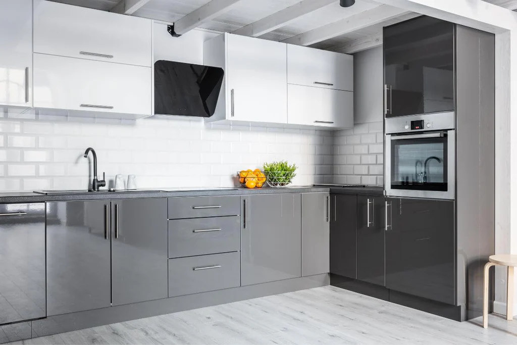 Gray kitchen with two-toned cabinets