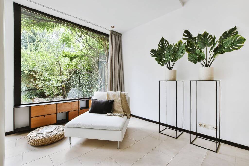 Minimal and modern living room