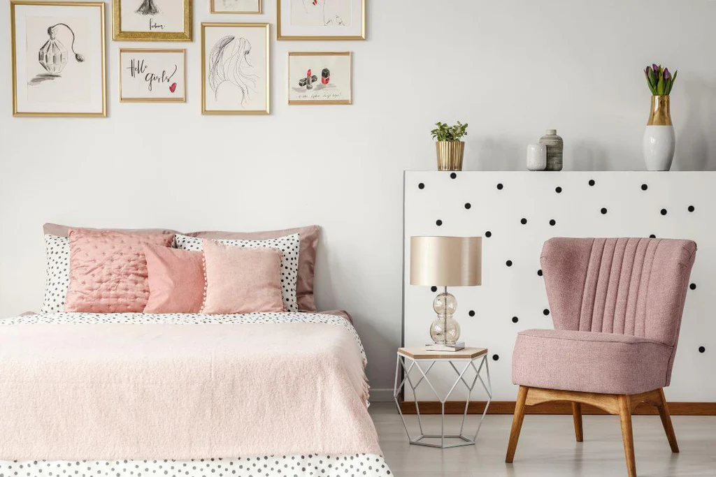 Pastel bedroom with different shades of pink decor