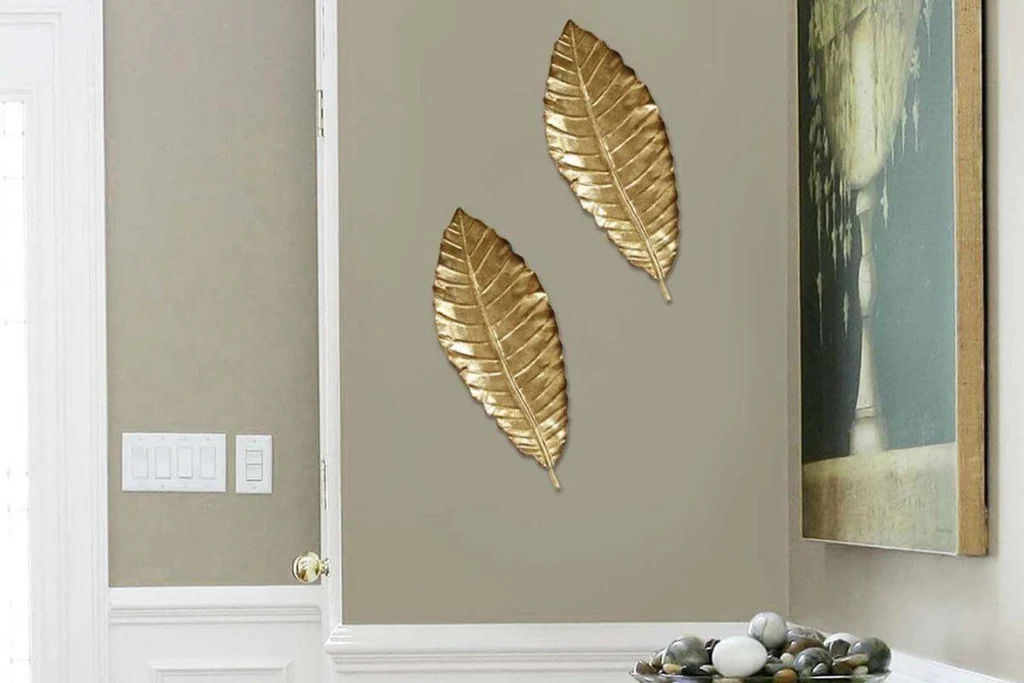 Gold leaf-shaped metal wall art
